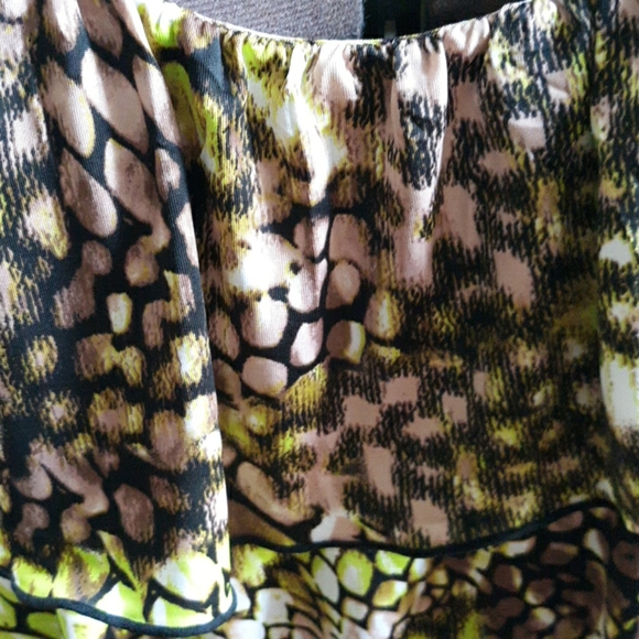 ❤Essentials Snakeskin blouse💞💞 - Picture 3 of 3